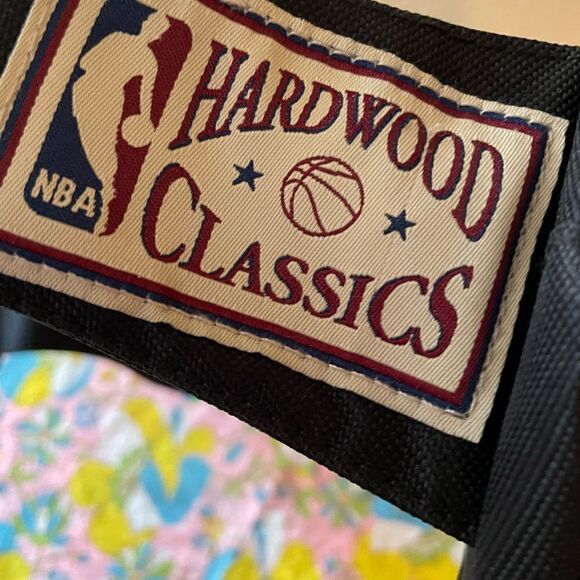 Mitchell & Ness Hardwood Classics Portland Trail Blazers Fanny Pack NWT - Picture 7 of 15